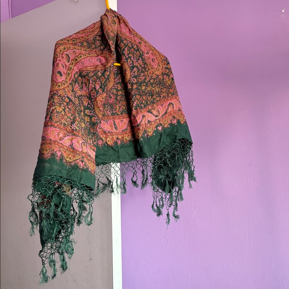 Elegant Paisley Scarf in Pink and Green